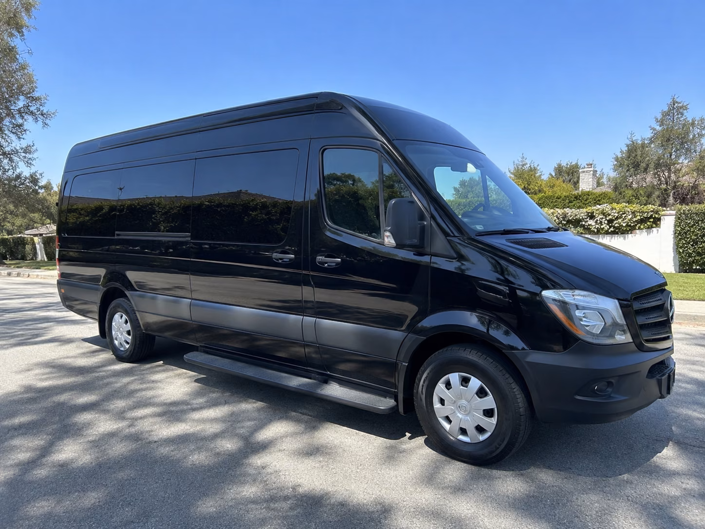 find and book transportation for your next wedding 1