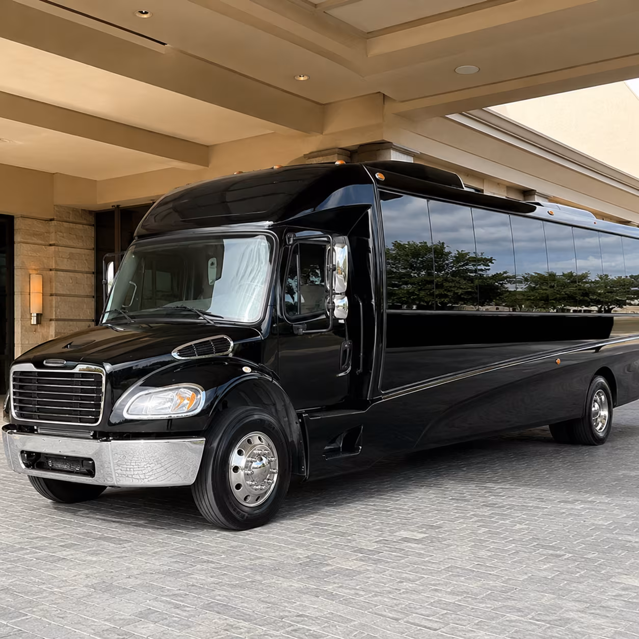 salem 25 passenger minibus