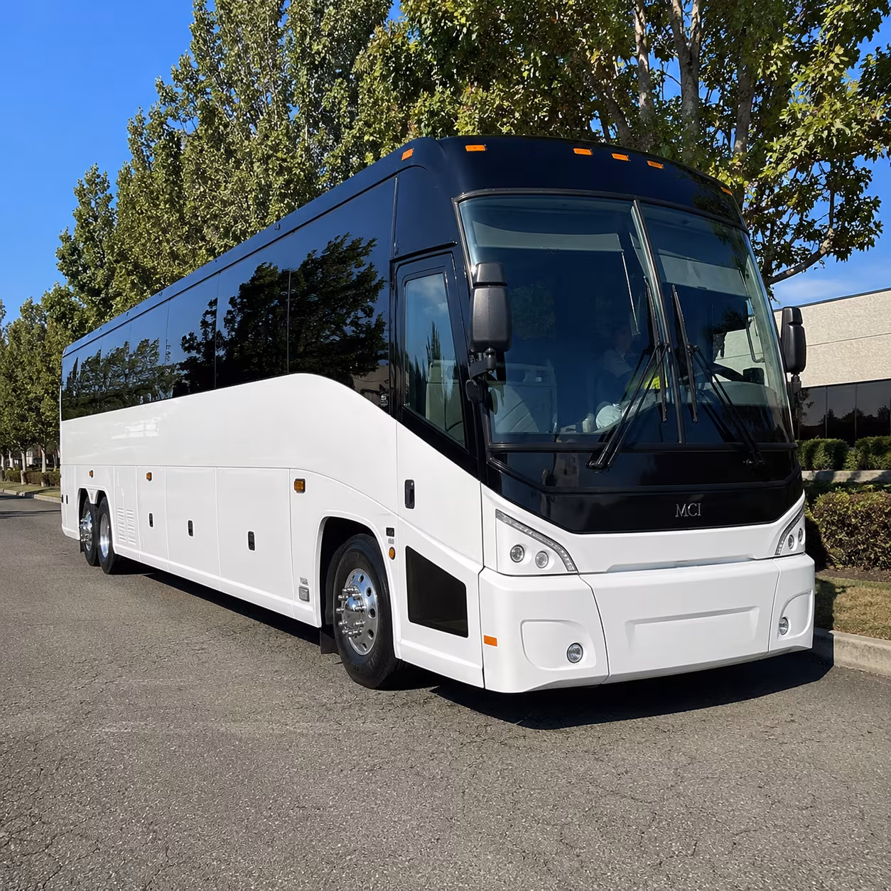 salem 50 passenger charter bus