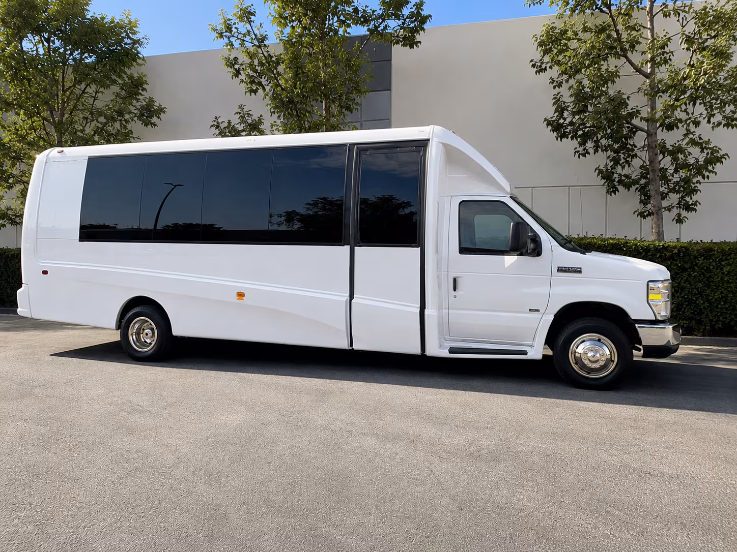 why rent using salemminibuscompany com